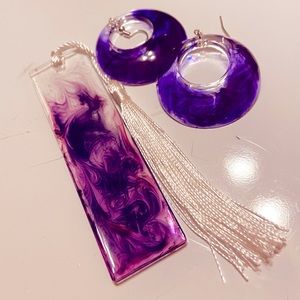 Ear ring and book mark set